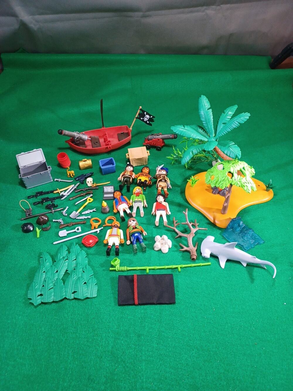 Playmobil Pirates And Safari Lot Large Many Pieces